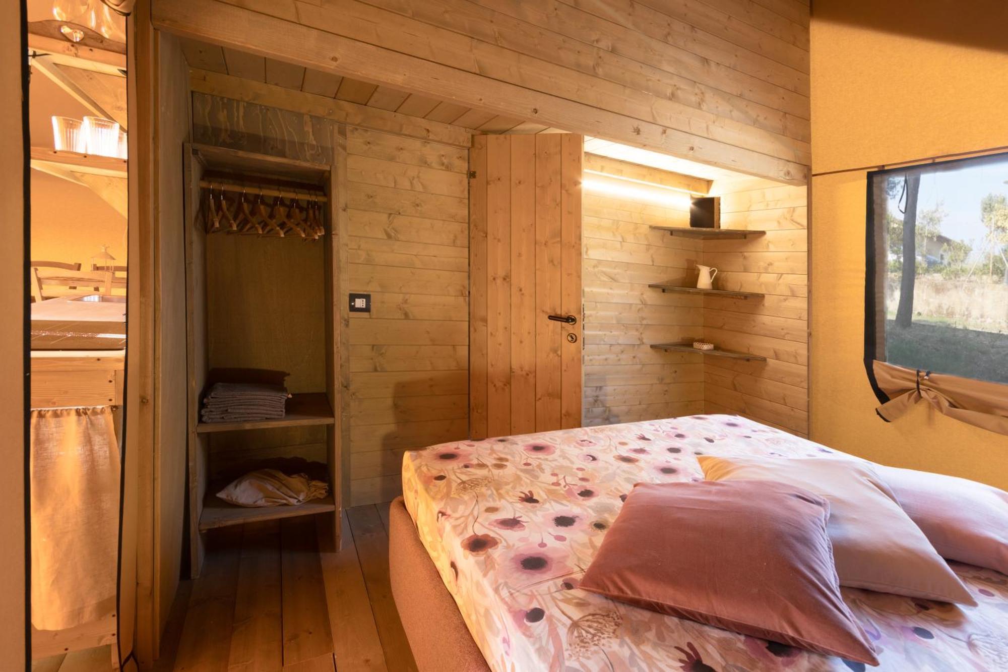 Отель Glamping Debbiare Рипарбелла Экстерьер фото