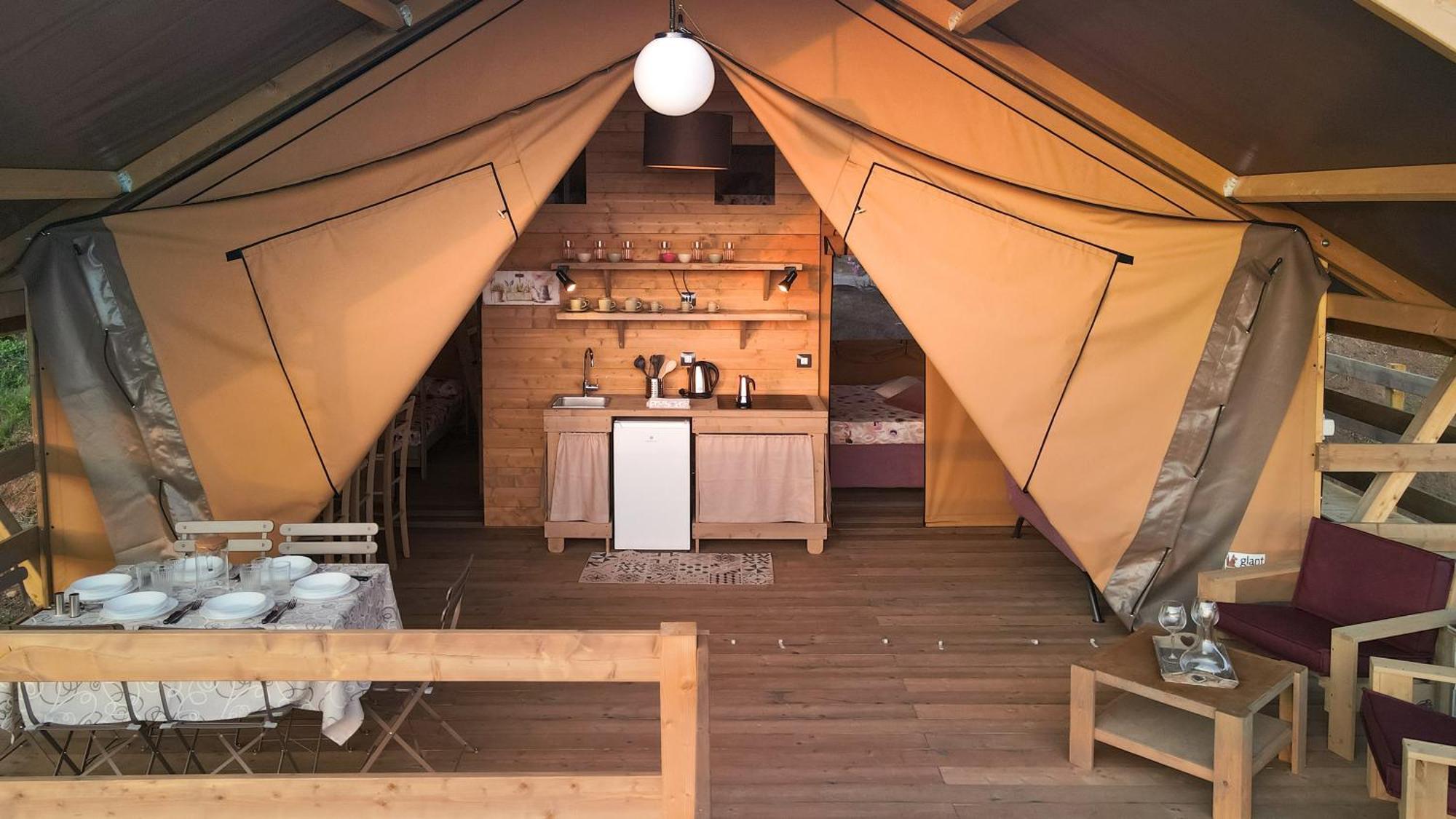 Отель Glamping Debbiare Рипарбелла Экстерьер фото
