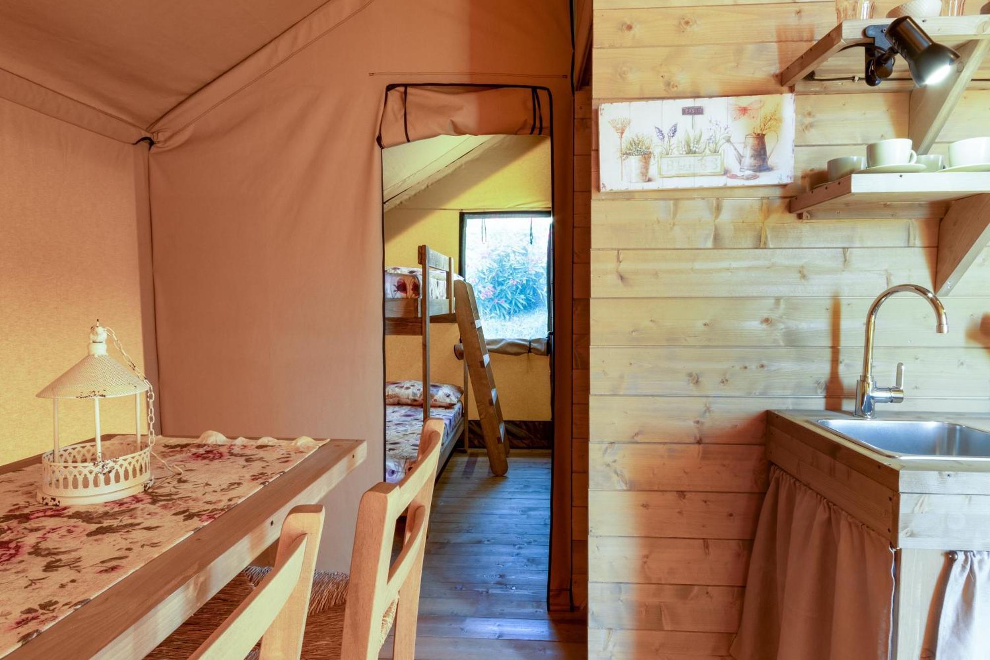 Отель Glamping Debbiare Рипарбелла Экстерьер фото